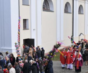 Niedziela Palmowa Rozstrzygnięcie XV Konkursu na Wykonanie Palmy Wielkanocnej Niedziela Palmowa Rozstrzygnięcie XV Konkursu na Wykonanie Palmy Wielkanocnej