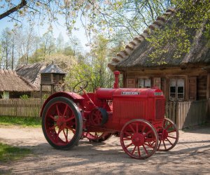 NIECOdziennik Muzealny- McCormick-Deering 10-20 na stalowych kołach