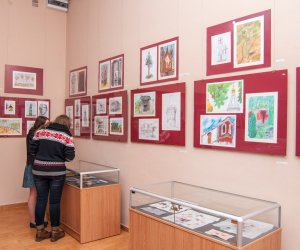 PLENERY UCZNIÓW OGÓLNOKSZTAŁCĄCEJ SZKOŁY SZTUK PIĘKNYCH W CIECHANOWCU PLENERY UCZNIÓW OGÓLNOKSZTAŁCĄCEJ SZKOŁY SZTUK PIĘKNYCH W CIECHANOWCU