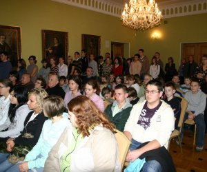 „W DWORKU SZLACHECKIM OK. 1800 ROKU” „W DWORKU SZLACHECKIM OK. 1800 ROKU”