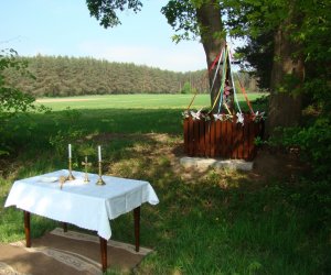 Zwyczaj święcenia pól – dawniej i dzisiaj… Zwyczaj święcenia pól – dawniej i dzisiaj…