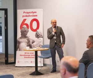 Konferencja naukowa "Standardy konserwatorskie jako kryterium działań w ochronie zabytków prowadzonych przez muzea na wolym powietrzu w Polsce" - 4-5 października 2022 r. Konferencja naukowa "Standardy konserwatorskie jako kryterium działań w ochronie zabytków prowadzonych przez muzea na wolym powietrzu w Polsce" - 4-5 października 2022 r.