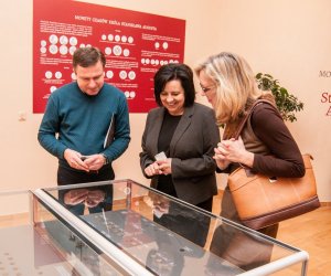 "MONETY I MEDALE CZASÓW KRÓLA STANISŁAWA AUGUSTA"