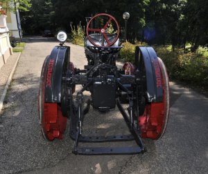 Jedyny w Polsce ciągnik UNIWERSAL do obejrzenia w naszym Muzeum. Jedyny w Polsce ciągnik UNIWERSAL do obejrzenia w naszym Muzeum.