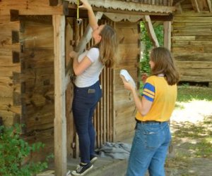 Praktyki studentów Wydziału Architektury Politechniki Warszawskiej Zakładu Dziedzictwa Architektonicznego i Sztuki Praktyki studentów Wydziału Architektury Politechniki Warszawskiej Zakładu Dziedzictwa Architektonicznego i Sztuki