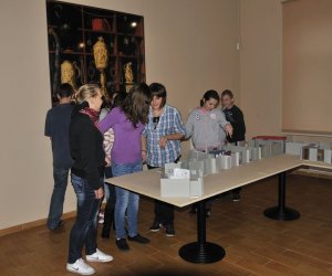 „WYSTAWY, WYSTAWY... NAJCIEKAWSZE EKSPOZYCJE Z OSTATNICH LAT W ZAMKU KRÓLEWSKIM W WARSZAWIE” „WYSTAWY, WYSTAWY... NAJCIEKAWSZE EKSPOZYCJE Z OSTATNICH LAT W ZAMKU KRÓLEWSKIM W WARSZAWIE”