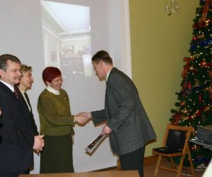 Podsumowanie Konkursu na najlepiej zachowany zabytek wiejskiego budownictwa drewnianego w województwie podlaskim za 2006 r. Podsumowanie Konkursu na najlepiej zachowany zabytek wiejskiego budownictwa drewnianego w województwie podlaskim za 2006 r.