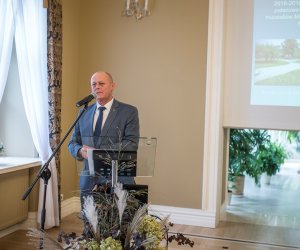 Podsumowanie i prezentacja projektu "Restauracja obiektów zespołu pałacowo-parkowego wraz z konserwacją muzealiów Muzeum Rolnictwa im. ks. Krzysztofa Kluka w Ciechanowcu"