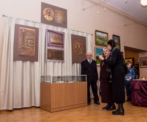 WYSTAWA CZASOWA POD TYTUŁEM "TWÓRCZOŚĆ PLASTYCZNA WOJCIECHA BOGUCKIEGO Z CIECHANOWCA"