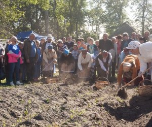 JESIEŃ W POLU I ZAGRODZIE w ramach Europejskich Dni Dziedzictwa 18 września 2016 r. JESIEŃ W POLU I ZAGRODZIE w ramach Europejskich Dni Dziedzictwa 18 września 2016 r.
