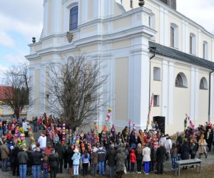 Niedziela Palmowa Rozstrzygnięcie XV Konkursu na Wykonanie Palmy Wielkanocnej Niedziela Palmowa Rozstrzygnięcie XV Konkursu na Wykonanie Palmy Wielkanocnej