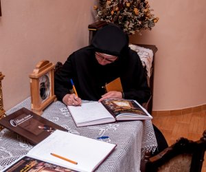 WSZYSTKO MA SWÓJ CZAS. ZEGARY KS. JANA GROCHOWSKIEGO WSZYSTKO MA SWÓJ CZAS. ZEGARY KS. JANA GROCHOWSKIEGO