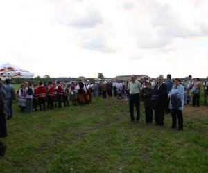 ZIELONE ŚWIĄTKI POD WIATRAKIEM