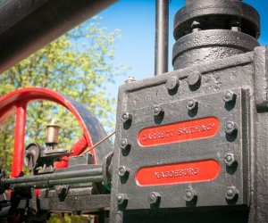 W dniu 4 maja br. Muzeum Rolnictwa odwiedził Prezydent RP Bronisław Komorowski. Przyjechał do Ciechanowca z niezapowiedzianą, prywatną wizytą. Jak sam przyznał, jednym z powodów przybycia, była chęć pokazania wnukom naszej kolekcji zabytkowych ciągników.