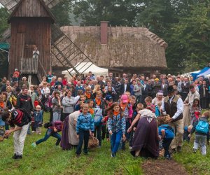 JESIEŃ W POLU I ZAGRODZIE JESIEŃ W POLU I ZAGRODZIE