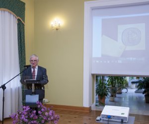 Konferencja naukowa "Ksiądz Krzysztof Kluk i uczeni epoki stanisławowskiej" - fotorelacja Konferencja naukowa "Ksiądz Krzysztof Kluk i uczeni epoki stanisławowskiej" - fotorelacja