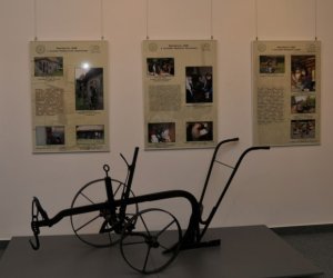 Wystawa z okazji jubileuszu 50-lecia Muzeum i 30 lat współpracy z SGGW pt."50 lat Muzeum Rolnictwa im. ks. Krzysztofa Kluka w Ciechanowcu" Wystawa z okazji jubileuszu 50-lecia Muzeum i 30 lat współpracy z SGGW pt."50 lat Muzeum Rolnictwa im. ks. Krzysztofa Kluka w Ciechanowcu"