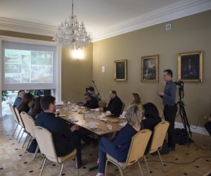 Spotkanie zespołu ds. budowy sektora budownictwa ziemnego Muzeum Rolnictwa im. ks. Krzysztofa Kluka w Ciechanowcu Spotkanie zespołu ds. budowy sektora budownictwa ziemnego Muzeum Rolnictwa im. ks. Krzysztofa Kluka w Ciechanowcu
