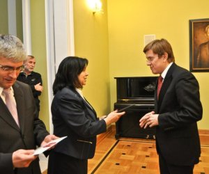 Podsumowanie Konkursy na Najlepiej Zachowany Zabytek Wiejskiego Budownictwa Drewnianego w Województwie Podlaskim w 2012 roku 18 listopada 2012 r. Podsumowanie Konkursy na Najlepiej Zachowany Zabytek Wiejskiego Budownictwa Drewnianego w Województwie Podlaskim w 2012 roku 18 listopada 2012 r.