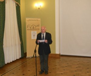 "Rośliny w farmacji" XXII Sympozjum Historii Farmacji w Muzeum Rolnictwa im. ks. K. Kluka w Ciechanowcu "Rośliny w farmacji" XXII Sympozjum Historii Farmacji w Muzeum Rolnictwa im. ks. K. Kluka w Ciechanowcu