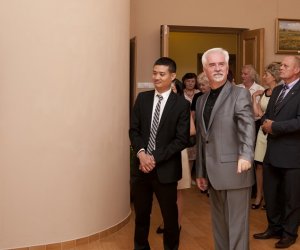 "Z PLENERÓW W MAGICZNYCH ZAKĄTKACH ŚWIATA" WYSTAWA MALARSTWA FRANCISZKA RYSZARDA MAZURKA "Z PLENERÓW W MAGICZNYCH ZAKĄTKACH ŚWIATA" WYSTAWA MALARSTWA FRANCISZKA RYSZARDA MAZURKA