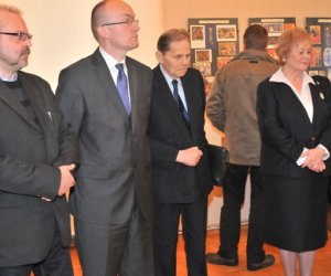 Fotorelacja z otwarcia wystawy czasowej "Karty Bożonarodzeniowe z kolekcji Jana Tropiło"