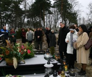 Odsłonięcie Tablicy Pamiątkowej poświęconej Odsłonięcie Tablicy Pamiątkowej poświęconej