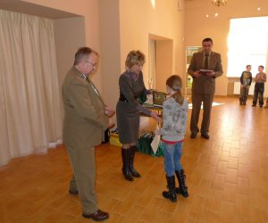 Z drugiej strony zielonego lustra Z drugiej strony zielonego lustra