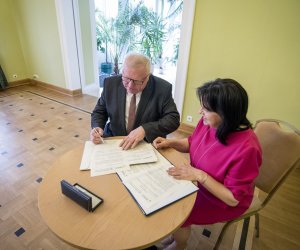 Podpisanie porozumienia o współpracy między Uniwersytetem Przyrodniczym w Lublinie a Muzeum Rolnictwa w Ciechanowcu Podpisanie porozumienia o współpracy między Uniwersytetem Przyrodniczym w Lublinie a Muzeum Rolnictwa w Ciechanowcu