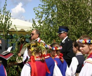 ZIELONE ŚWIĄTKI POD WIATRAKIEM ZIELONE ŚWIĄTKI POD WIATRAKIEM