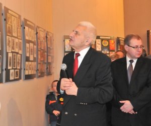 Fotorelacja z otwarcia wystawy czasowej "Karty Bożonarodzeniowe z kolekcji Jana Tropiło"