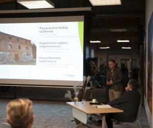 Glina w architekturze i budownictwie wiejskim Glina w architekturze i budownictwie wiejskim