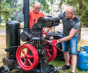 Odrestaurowane silniki stacjonarne w Muzeum Rolnictwa w Ciechanowcu Odrestaurowane silniki stacjonarne w Muzeum Rolnictwa w Ciechanowcu