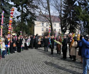 Niedziela Palmowa Rozstrzygnięcie XV Konkursu na Wykonanie Palmy Wielkanocnej Niedziela Palmowa Rozstrzygnięcie XV Konkursu na Wykonanie Palmy Wielkanocnej