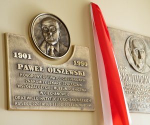 Odsłonięcie tablicy poświęconej doktorowi Pawłowi Olszewskiemu Odsłonięcie tablicy poświęconej doktorowi Pawłowi Olszewskiemu