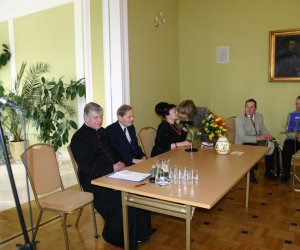 OKLEJANKI ŁOWICKIE I KURPIOWSKIE OKLEJANKI ŁOWICKIE I KURPIOWSKIE