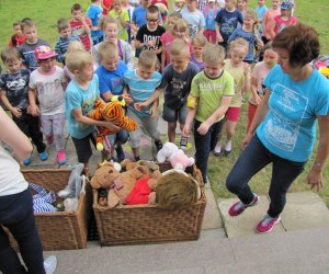 DZIEŃ DZIECKA Z "PRZYJACIÓŁMI Z DZIECIŃSTWA" DZIEŃ DZIECKA Z "PRZYJACIÓŁMI Z DZIECIŃSTWA"