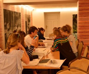 Praktyki studentów Wydziału Architektury Politechniki Warszawskiej Zakładu Dziedzictwa Architektonicznego i Sztuki Praktyki studentów Wydziału Architektury Politechniki Warszawskiej Zakładu Dziedzictwa Architektonicznego i Sztuki