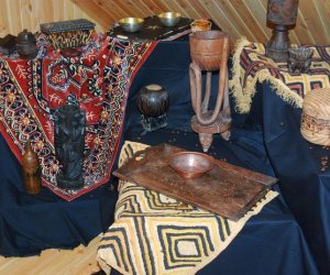 Pamiątki kolonialne "Sztuka czarnego lądu". Pamiątki kolonialne "Sztuka czarnego lądu".