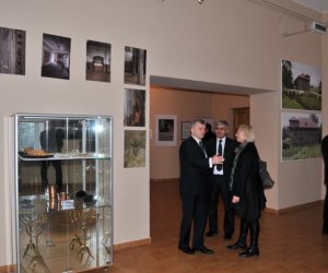 Kadisz dla litewskich drewnianych synagog Kadisz dla litewskich drewnianych synagog