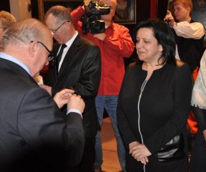 Odznaka honorowa "Zasłużony dla Rolnictwa" dla dyrektor Muzeum Doroty Łapiak