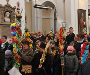 Niedziela Palmowa Rozstrzygnięcie XV Konkursu na Wykonanie Palmy Wielkanocnej Niedziela Palmowa Rozstrzygnięcie XV Konkursu na Wykonanie Palmy Wielkanocnej