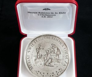 Muzeum Rolnictwa w Ciechanowcu uhonorowane "Medalem za Zasługi na Rzecz Szerzenia Kultu świętego Izydora Oracza" Muzeum Rolnictwa w Ciechanowcu uhonorowane "Medalem za Zasługi na Rzecz Szerzenia Kultu świętego Izydora Oracza"