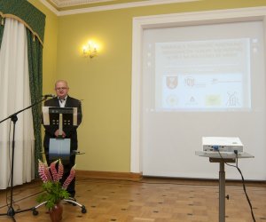 Konferencja "Migracje a tożsamość narodowa mieszkańców Europy Wschodniej w XIX i na początku XX wieku" 2-3 czerwca 2016 Konferencja "Migracje a tożsamość narodowa mieszkańców Europy Wschodniej w XIX i na początku XX wieku" 2-3 czerwca 2016