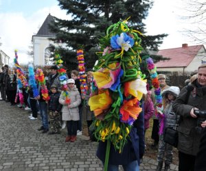 Niedziela Palmowa Rozstrzygnięcie XV Konkursu na Wykonanie Palmy Wielkanocnej Niedziela Palmowa Rozstrzygnięcie XV Konkursu na Wykonanie Palmy Wielkanocnej