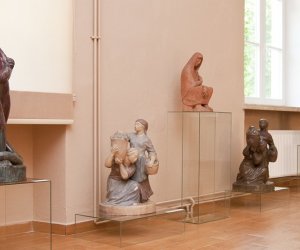 "Dwa Światy - formy ceramiczne Marii Gorełówny i rzeźba w drewnie Jana Markowskiego" - 18 maja - 13 czerwca 2013 "Dwa Światy - formy ceramiczne Marii Gorełówny i rzeźba w drewnie Jana Markowskiego" - 18 maja - 13 czerwca 2013