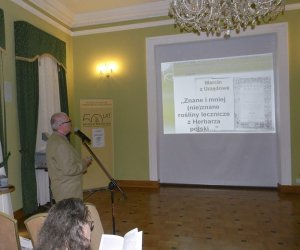 "Rośliny w farmacji" XXII Sympozjum Historii Farmacji w Muzeum Rolnictwa im. ks. K. Kluka w Ciechanowcu "Rośliny w farmacji" XXII Sympozjum Historii Farmacji w Muzeum Rolnictwa im. ks. K. Kluka w Ciechanowcu