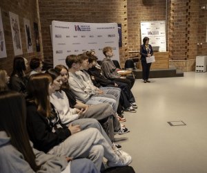 Kobiece oblicza historii. Seminarium "Prezentacja Cyfrowej Kolekcji Historii Kobiet" - 15-16 kwietnia 2024 r. Kobiece oblicza historii. Seminarium "Prezentacja Cyfrowej Kolekcji Historii Kobiet" - 15-16 kwietnia 2024 r.