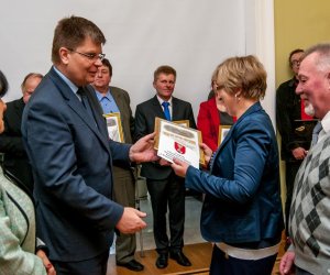 Podsumowanie Konkursu na Najlepiej Zachowany Zabytek Wiejskiego Budownictwa Drewnianego w Województwie Podlaskim w 2015 r. Podsumowanie Konkursu na Najlepiej Zachowany Zabytek Wiejskiego Budownictwa Drewnianego w Województwie Podlaskim w 2015 r.