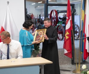 Dyrektor Dorota Łapiak odznaczona tytułem "Honorowy Obywatel Ciechanowca"